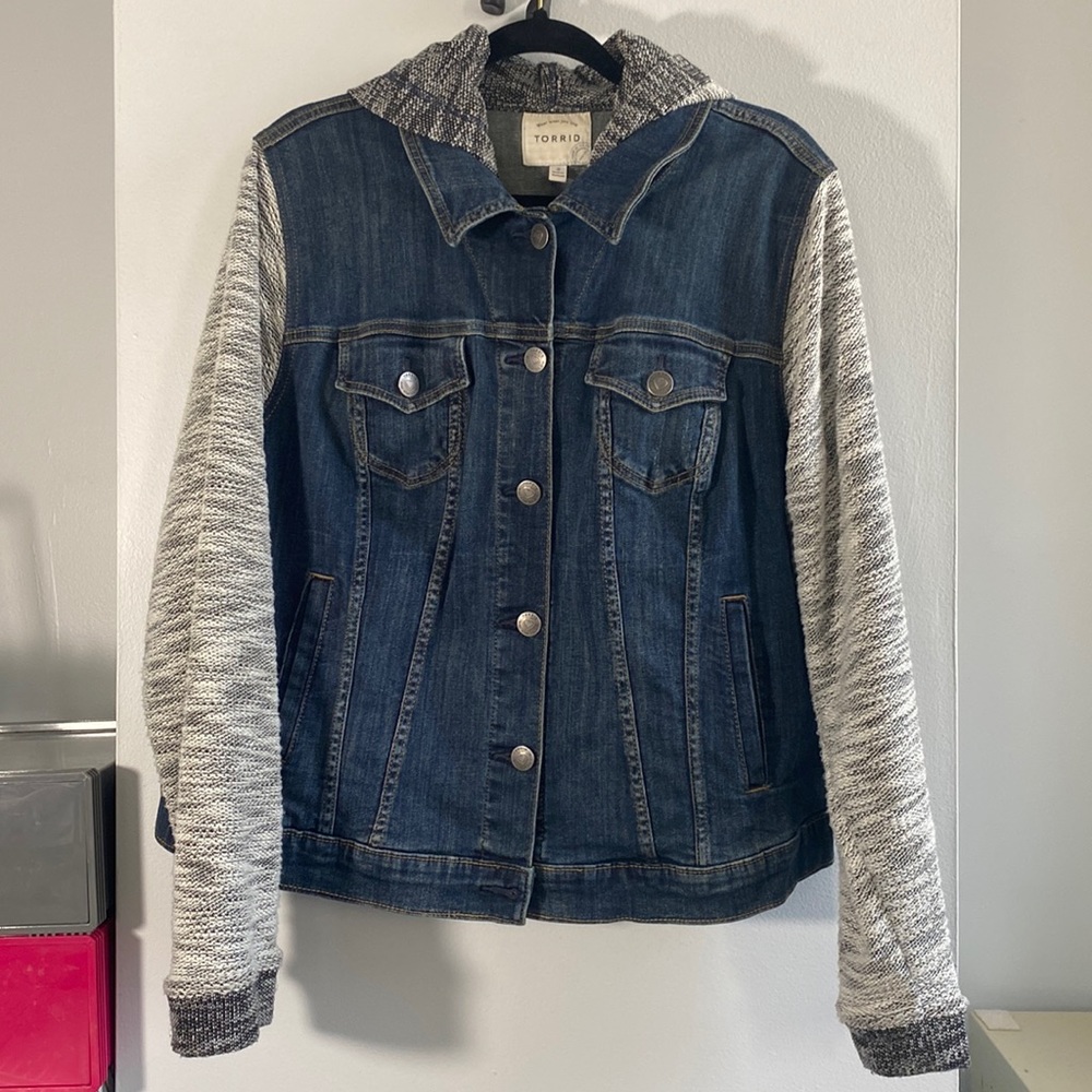 Torrid Plus Size Womens Medium Wash Denim Jacket with Mixed Sleeves Size 2